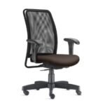 Cadeira Presidente Giratória Soul na Base Nylon com 4 Estágios de Regulagem no Sintético Marrom.